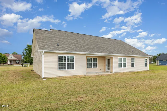 $299,900 | 87 Cedar Lake Lane, Clinton, NC 28328