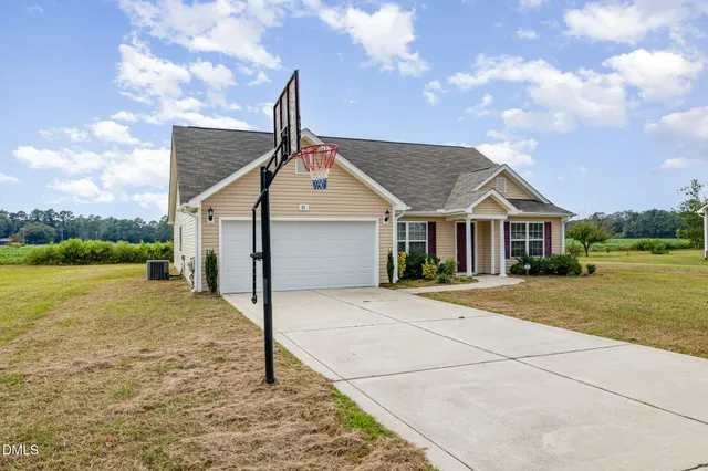 $299,900 | 87 Cedar Lake Lane, Clinton, NC 28328