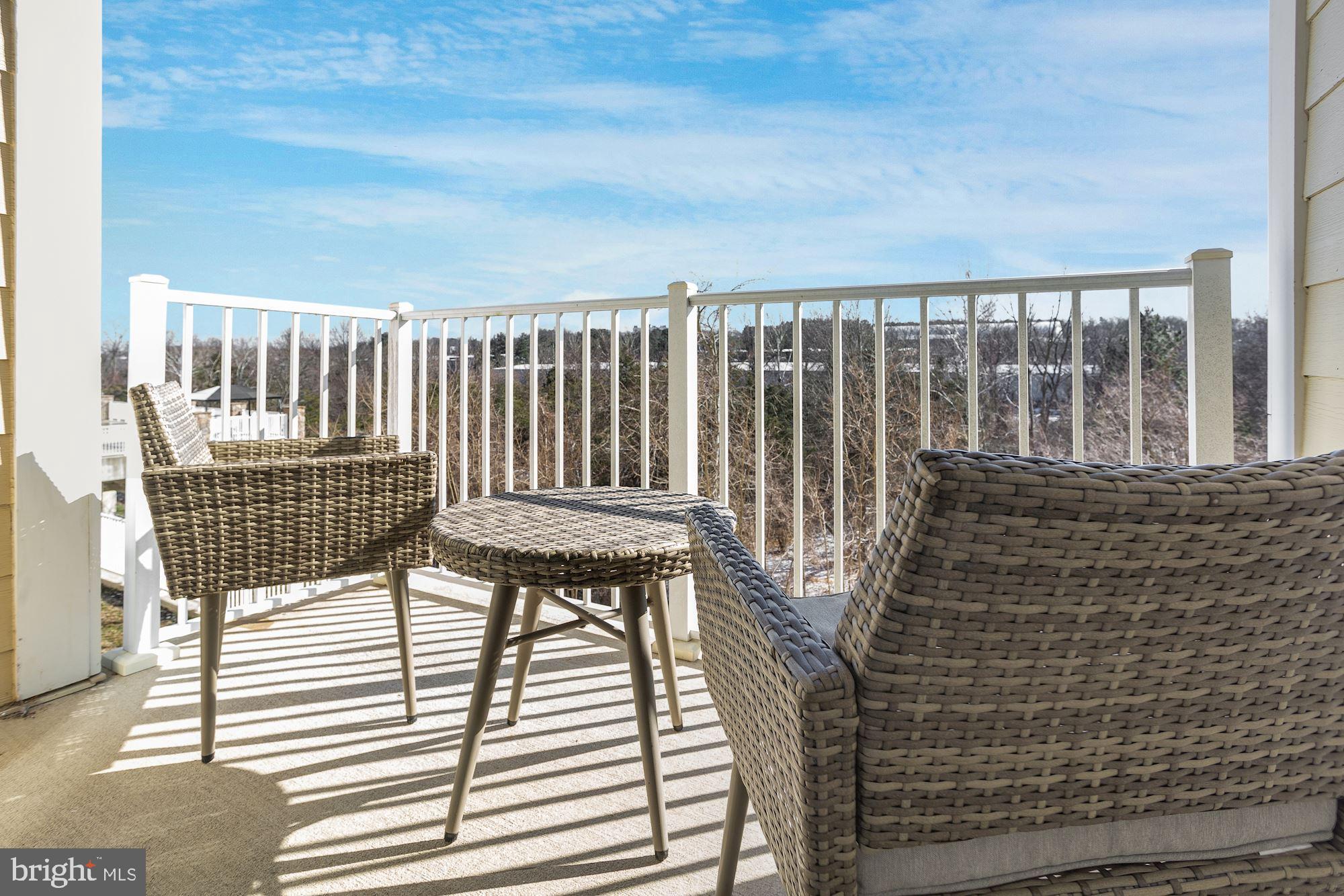 6301 Edsall Road, Unit 209 Alexandria, VA 22312 - Photo 5 of 46