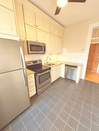 $4,100 | 258 Shawmut Avenue, Unit 9, Boston, MA 02118