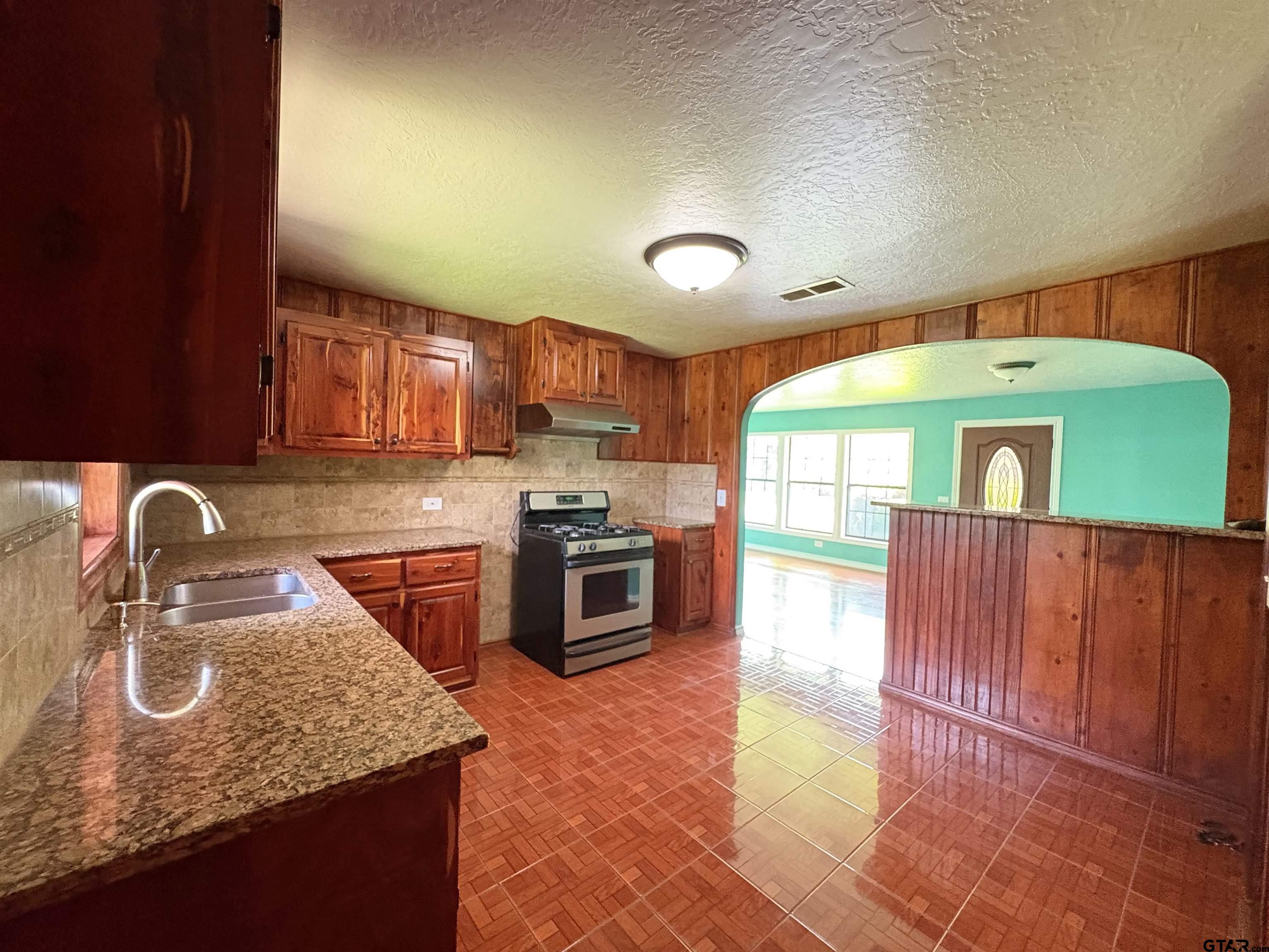 1205 Lamar Drive Mount Pleasant, TX 75455 - Photo 4 of 18