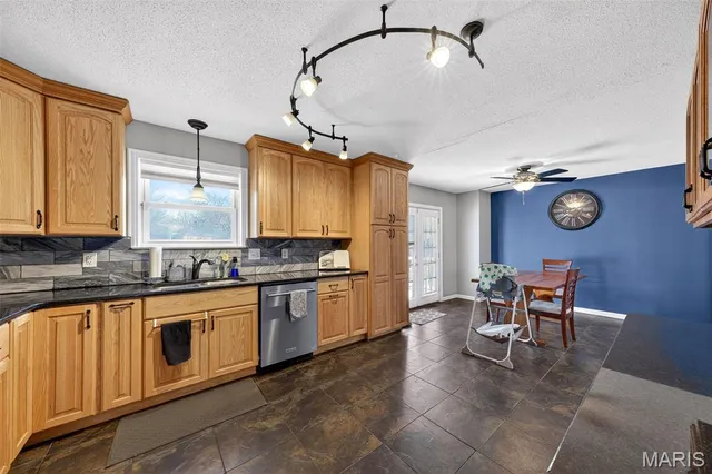 $365,000 | 804 Meyer Road, Wentzville, MO 63385