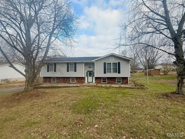 $365,000 | 804 Meyer Road, Wentzville, MO 63385