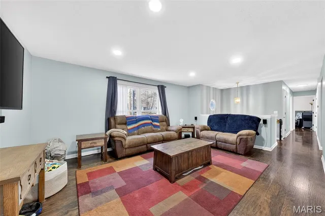 $365,000 | 804 Meyer Road, Wentzville, MO 63385