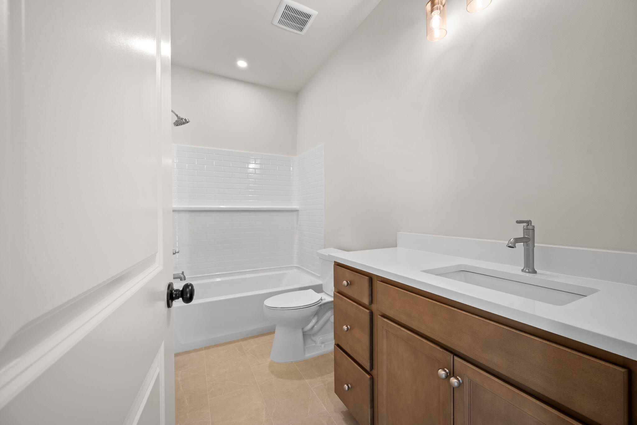 726 Rumbling Leaf Lane, Unit 1486 Summerville, SC 29486 - Photo 24 of 40 Guest Bath