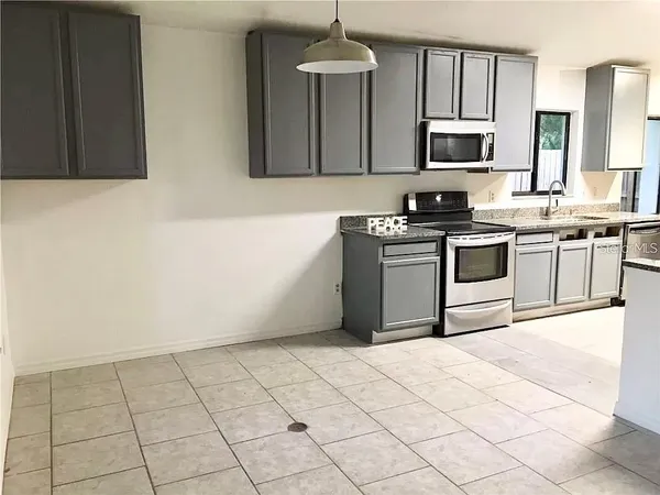 $2,000 | 5419 Stirrup Way, Orlando, FL 32810