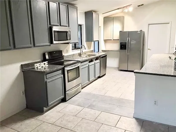 $2,000 | 5419 Stirrup Way, Orlando, FL 32810