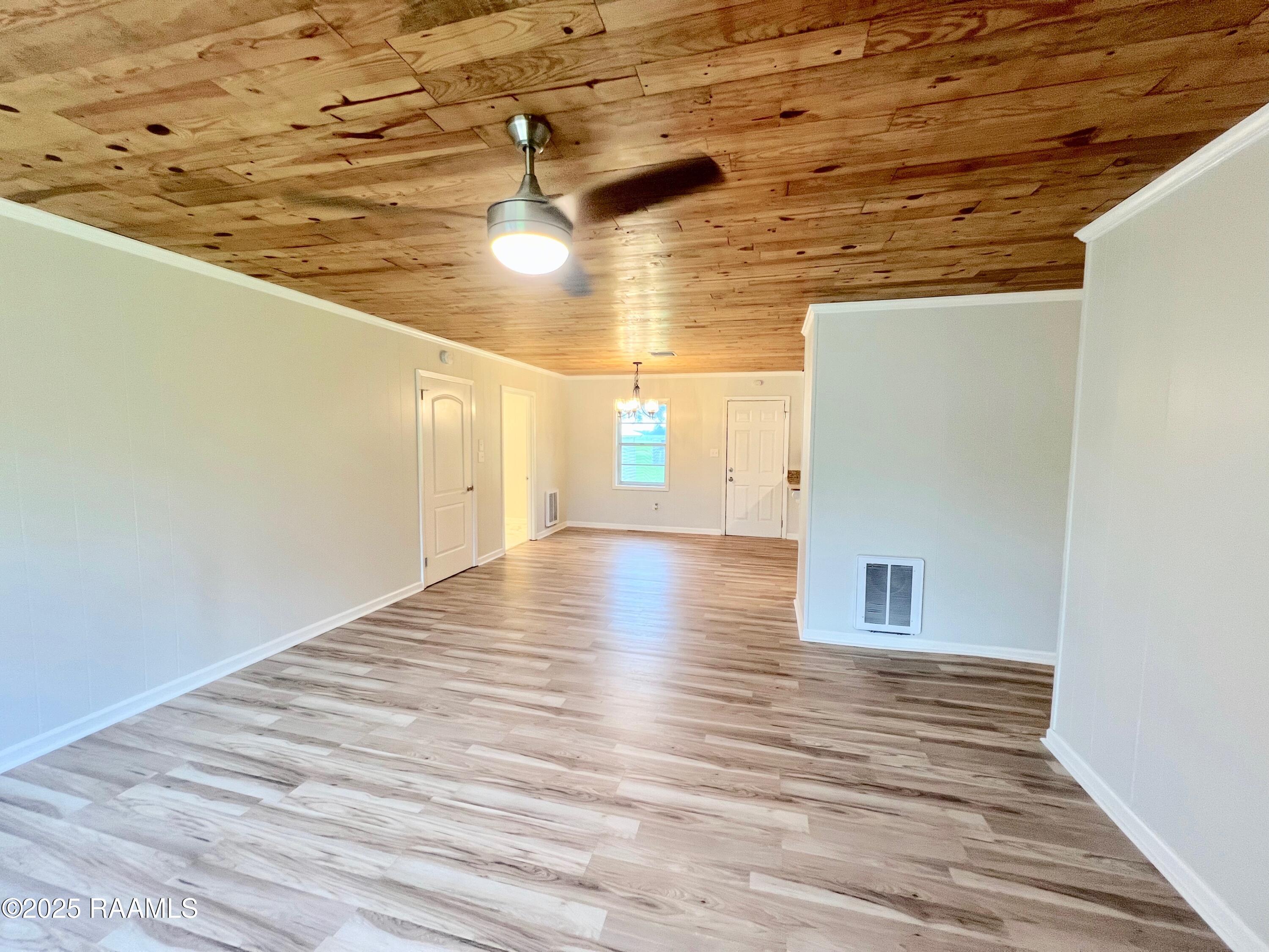 5501 Northside Road New Iberia, LA 70563 - Photo 20 of 49 living room