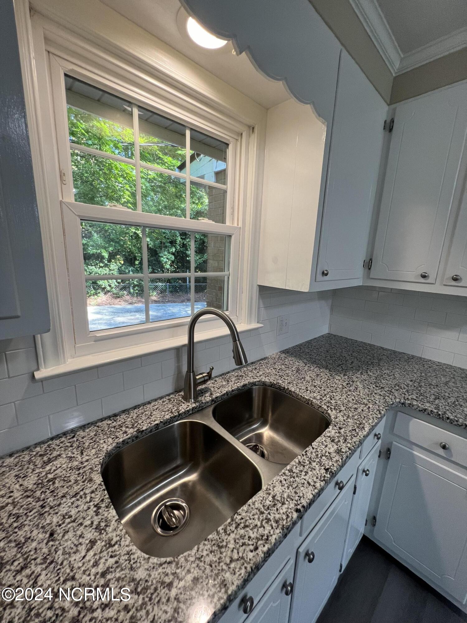 700 River Road Trent Woods, NC 28562 - Photo 12 of 46 Kitchen