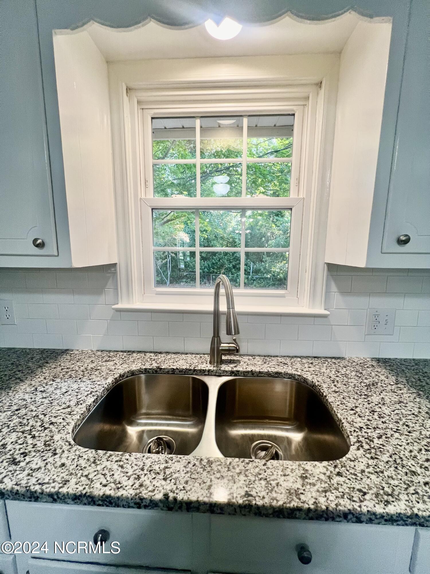 700 River Road Trent Woods, NC 28562 - Photo 13 of 46 New undermount sink