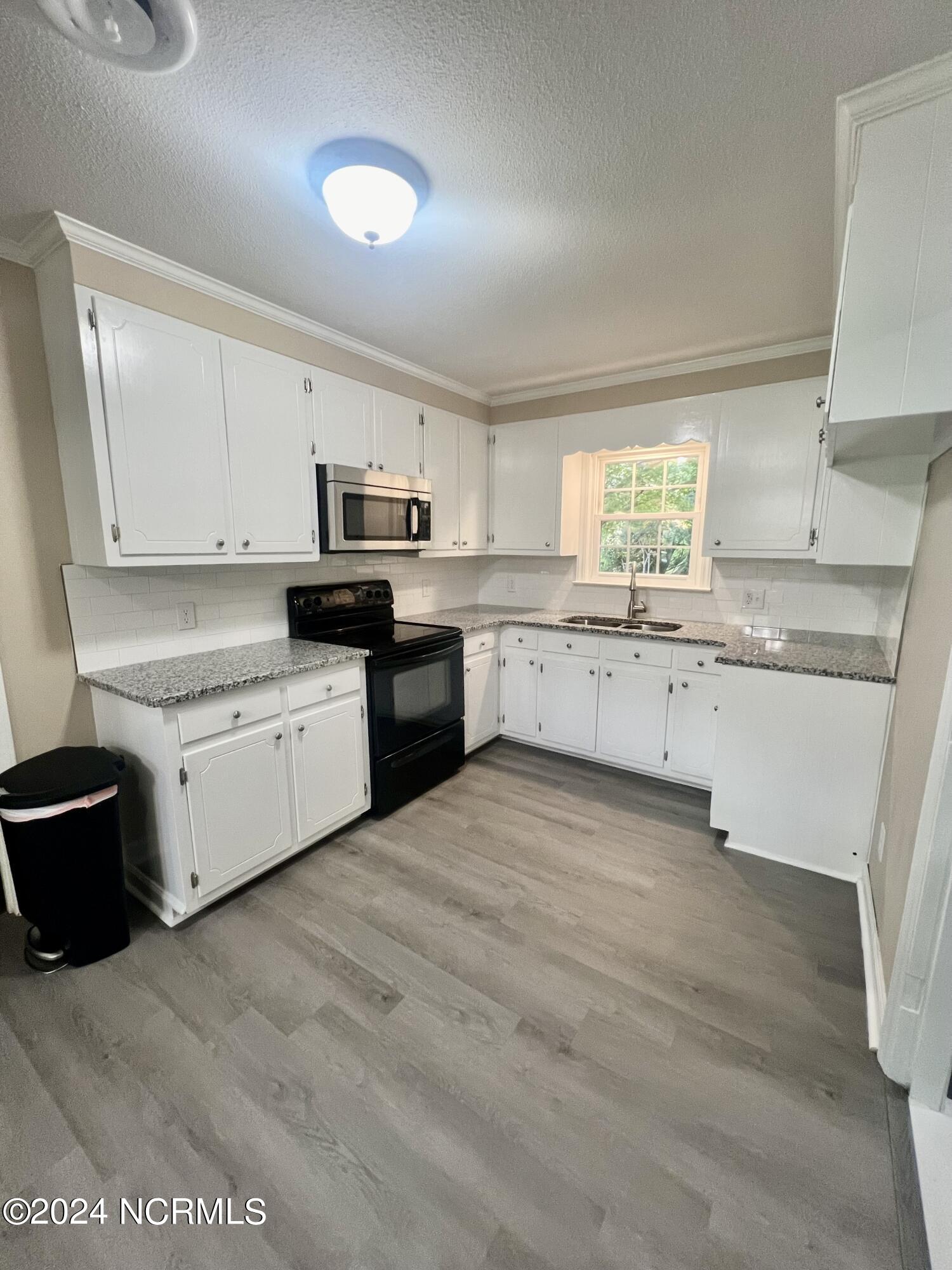 700 River Road Trent Woods, NC 28562 - Photo 14 of 46 Kitchen