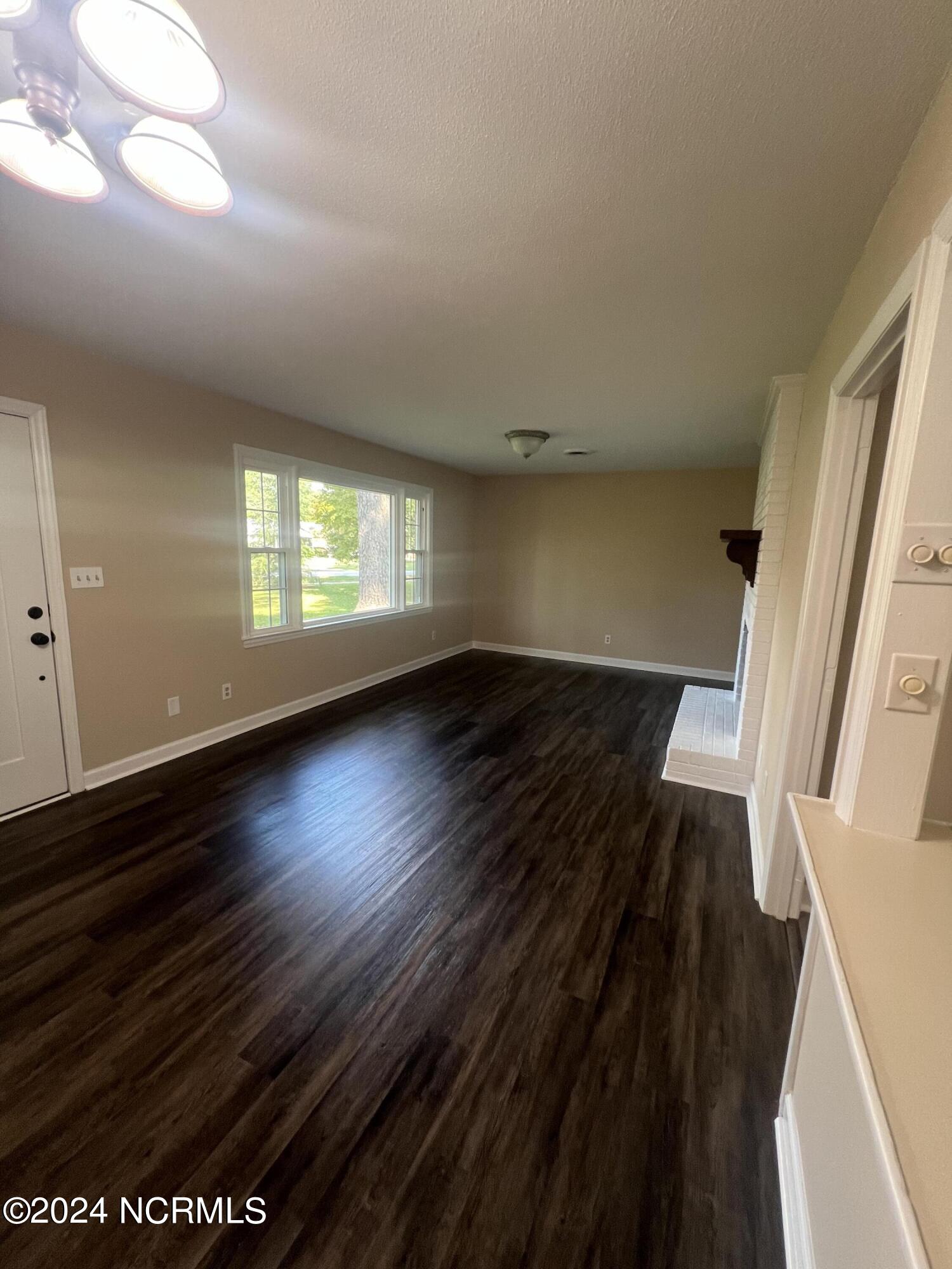 700 River Road Trent Woods, NC 28562 - Photo 17 of 46 Living Room