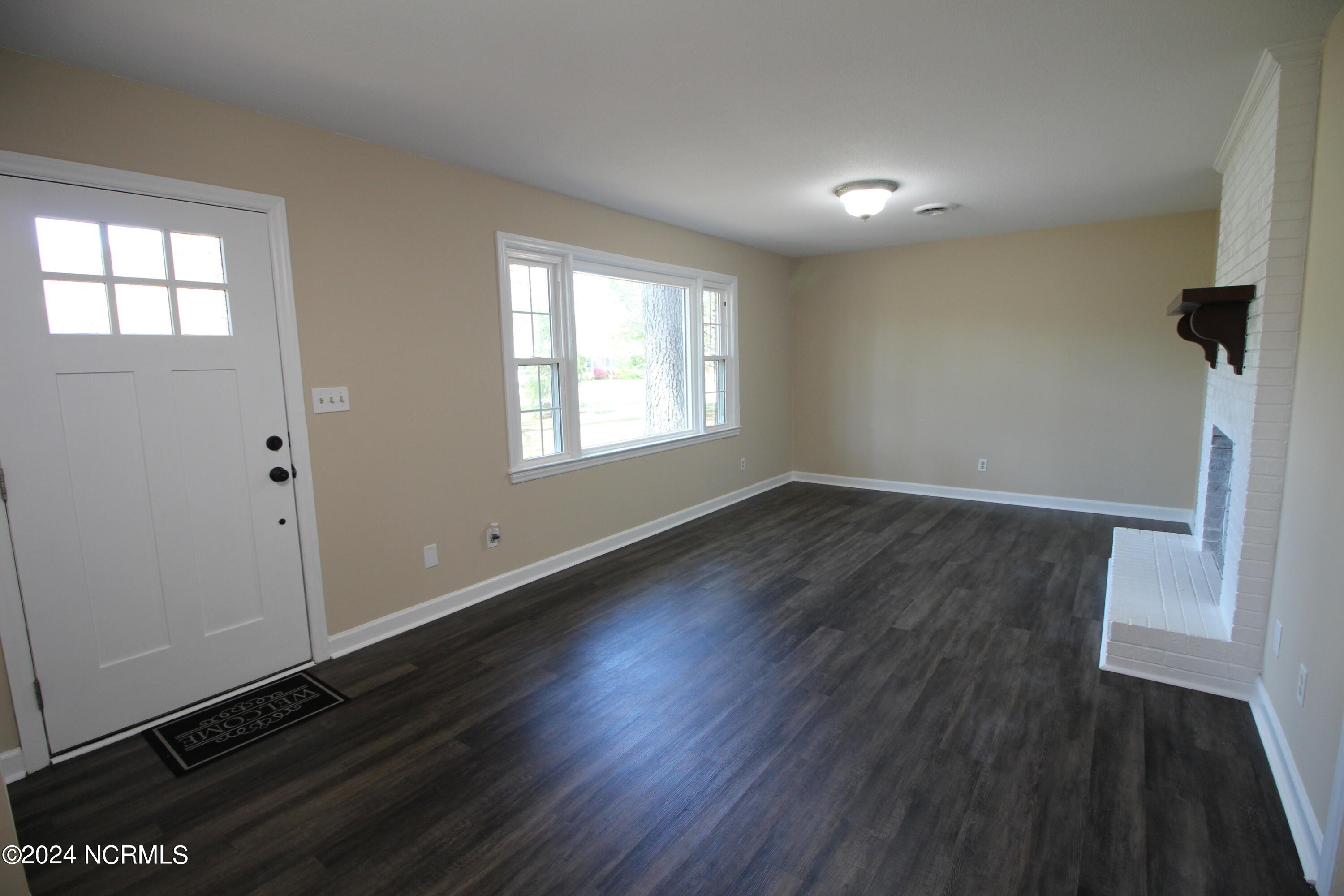 700 River Road Trent Woods, NC 28562 - Photo 19 of 46 Living Room