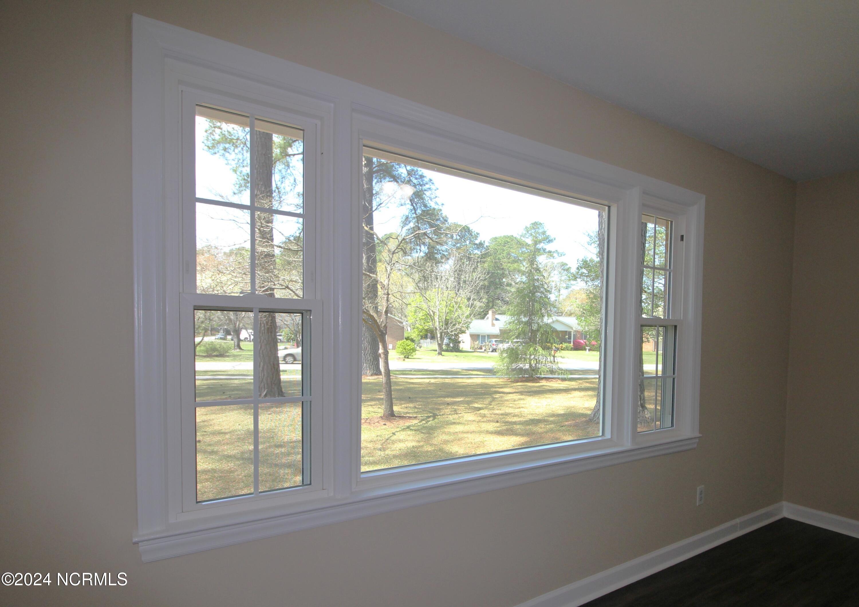 700 River Road Trent Woods, NC 28562 - Photo 21 of 46 Picture Window