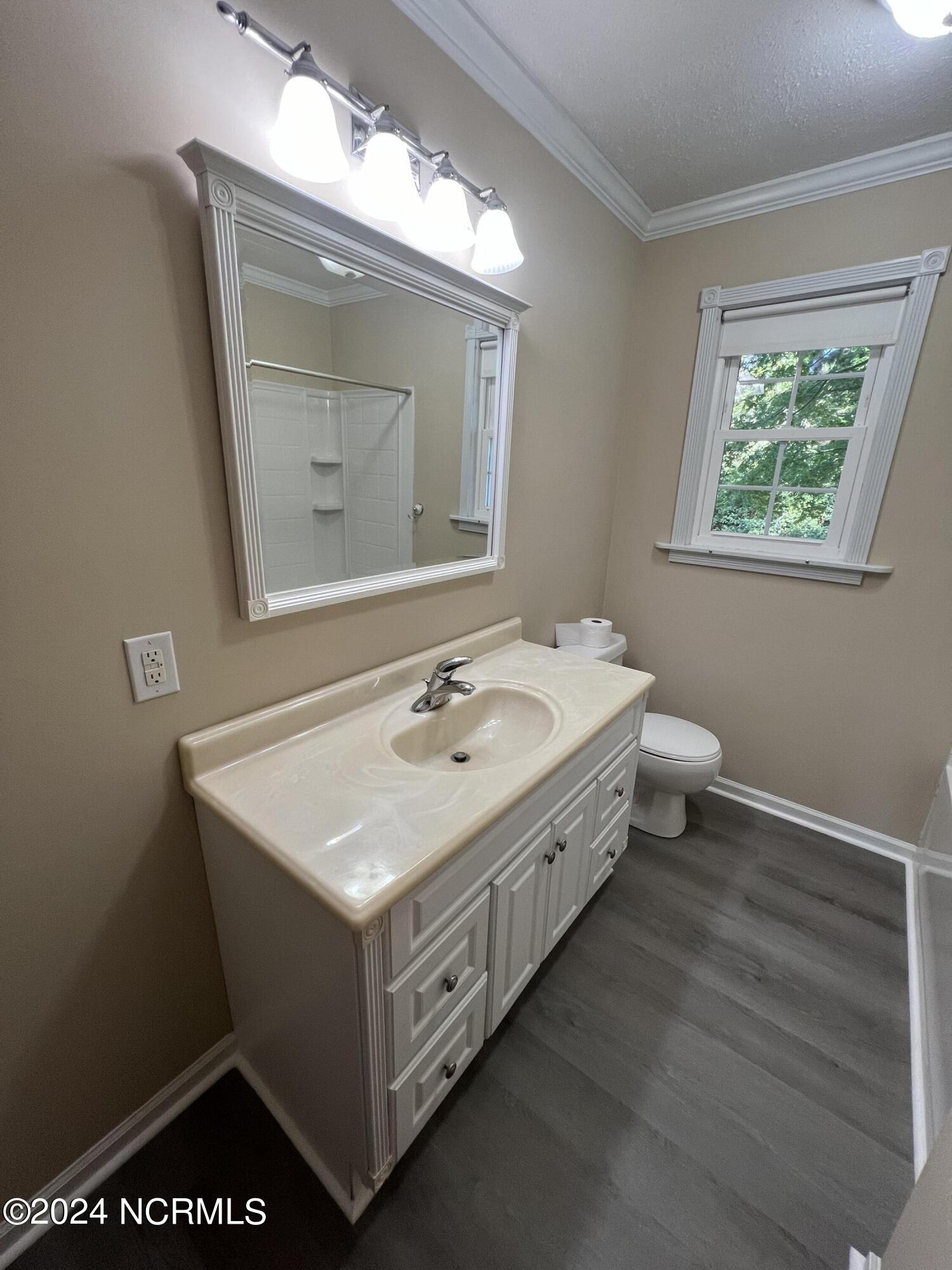 700 River Road Trent Woods, NC 28562 - Photo 28 of 46 Main Bathroom