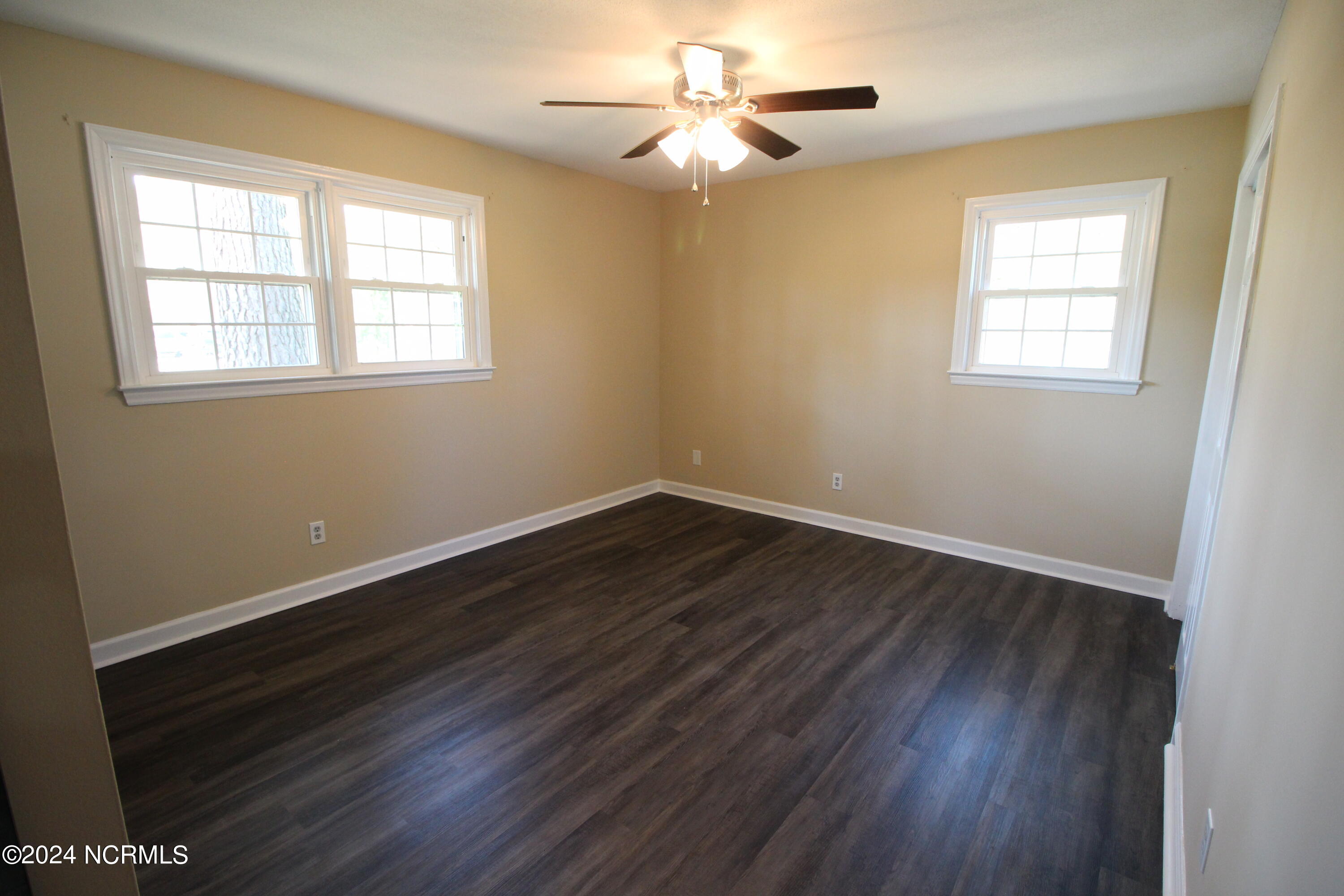 700 River Road Trent Woods, NC 28562 - Photo 29 of 46 Master Bedroom