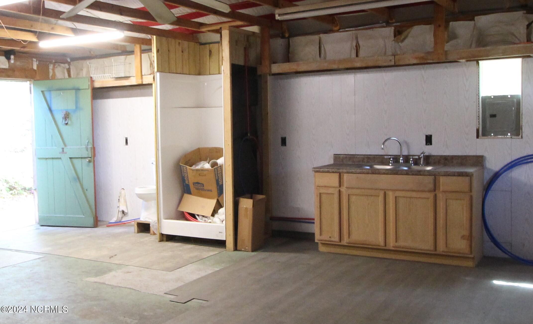 700 River Road Trent Woods, NC 28562 - Photo 45 of 46 Garage