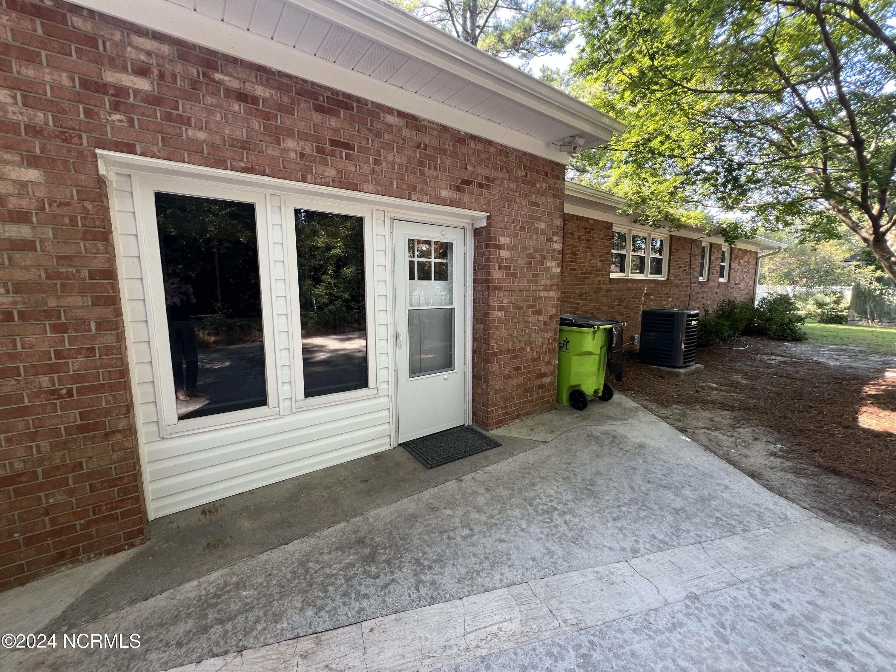 700 River Road Trent Woods, NC 28562 - Photo 6 of 46 Backdoor to patio