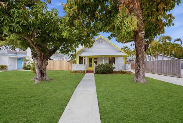 $3,800 | 1021 South N Street, Lake Worth Beach, FL 33460