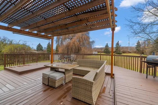 $429,333 | 53111 Pine Creek Drive, New Baltimore, MI 48047