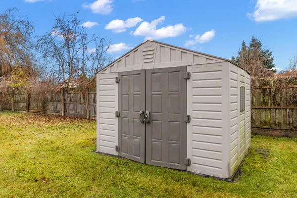 $429,333 | 53111 Pine Creek Drive, Chesterfield, MI 48047
