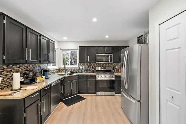 $429,333 | 53111 Pine Creek Drive, New Baltimore, MI 48047