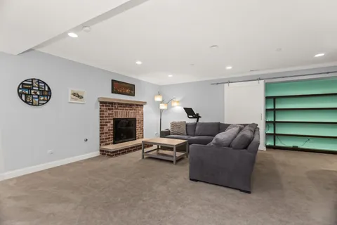 $1,100,000 | 1646 Finsbury Lane, La Grange Park, IL 60526