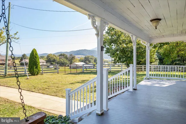 a view of entryway with stairs