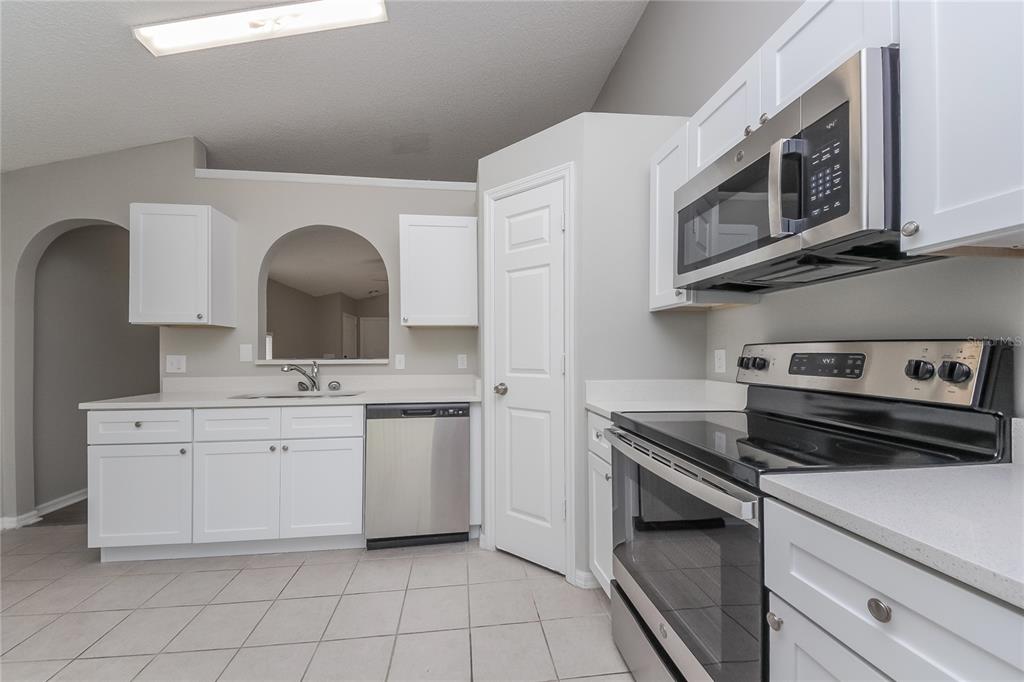 5624 New Cambridge Road Orlando, FL 32810 - Photo 7 of 16