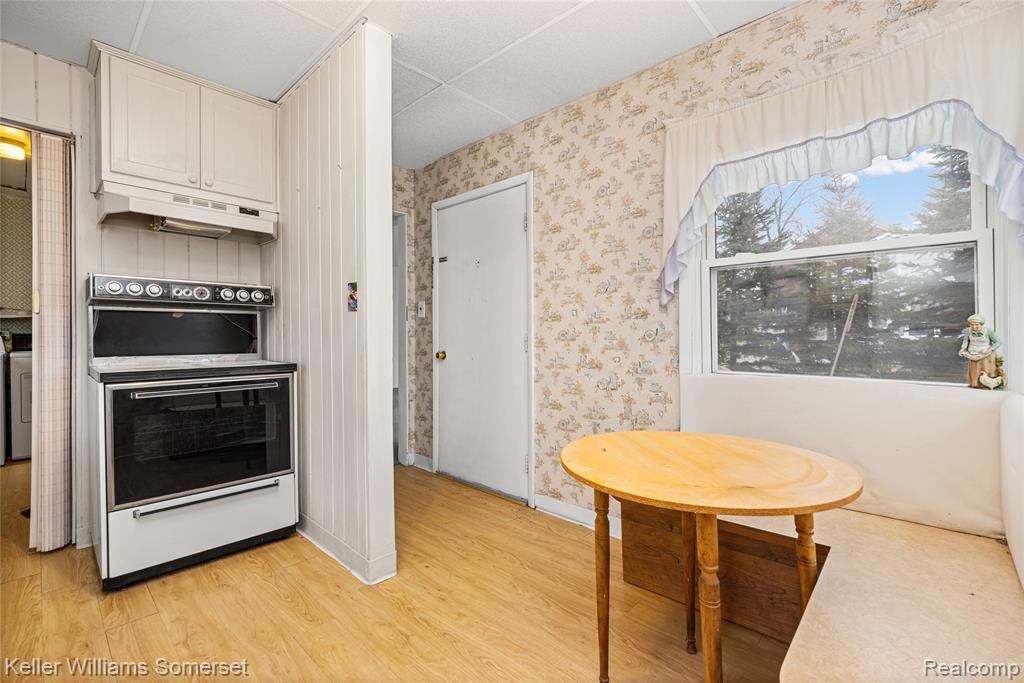 32694 Ruehle Avenue Warren, MI 48093 - Photo 12 of 33