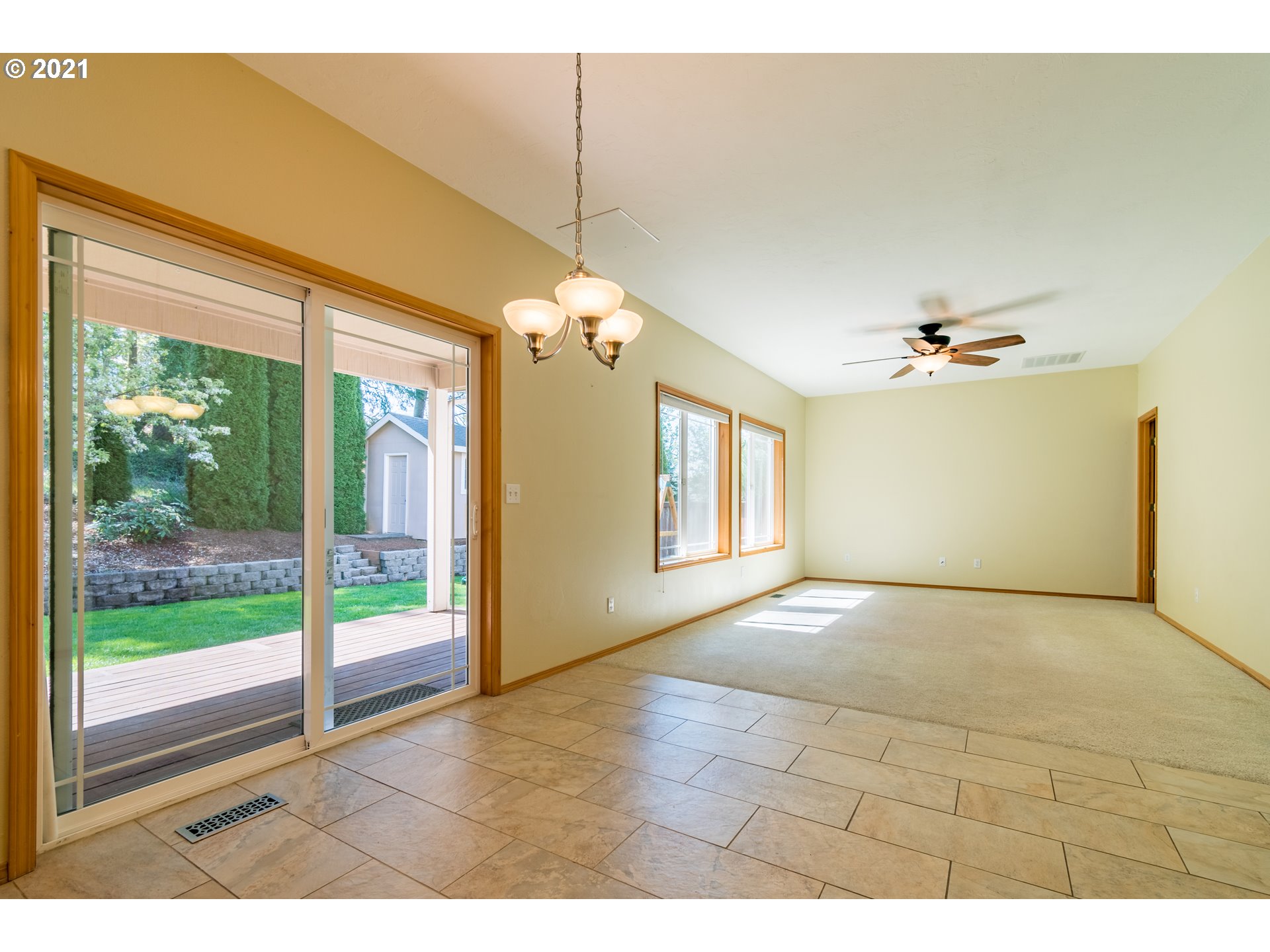 3327 Ambleside Drive Springfield, OR 97477 - Photo 11 of 32