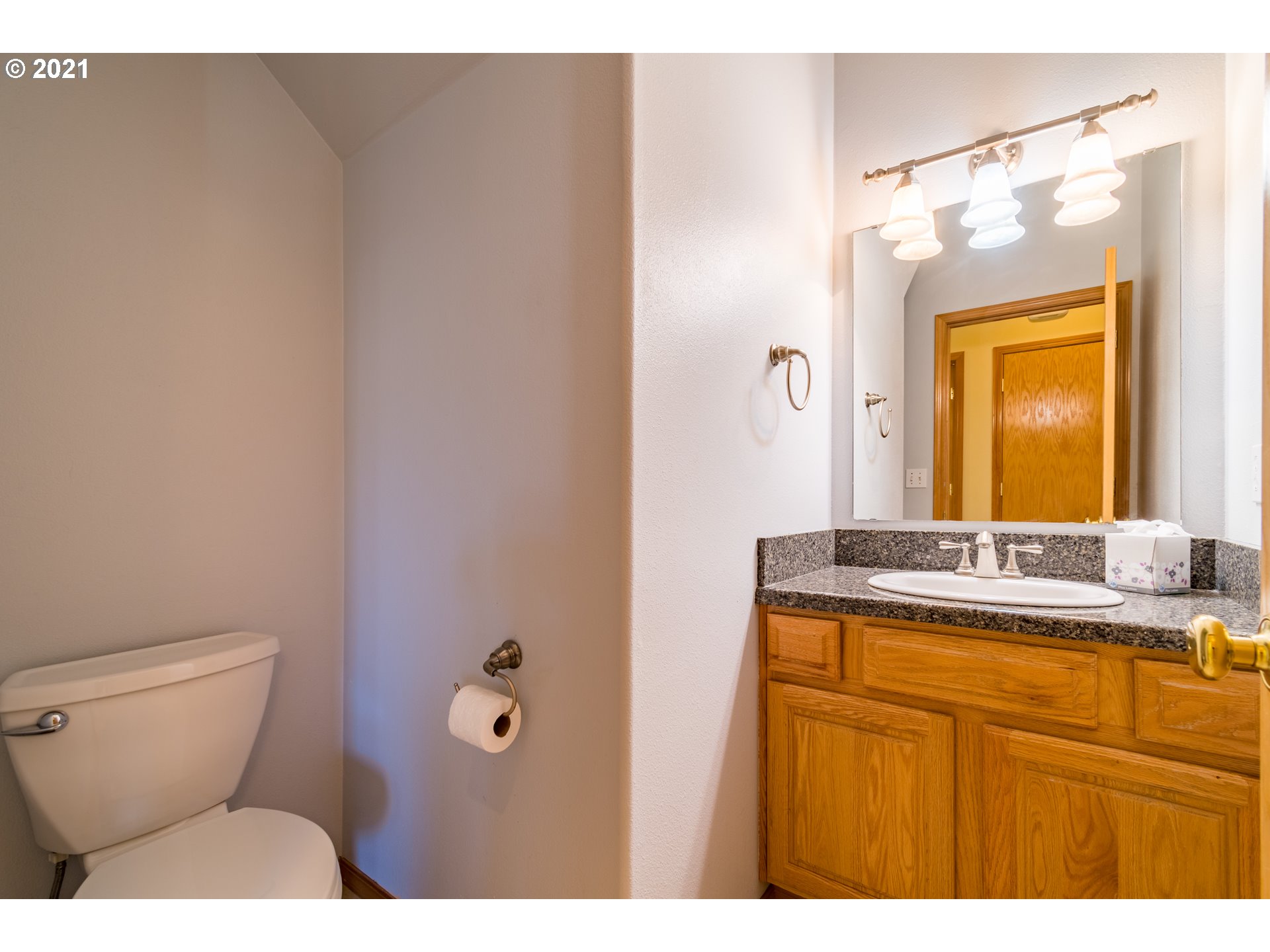 3327 Ambleside Drive Springfield, OR 97477 - Photo 14 of 32