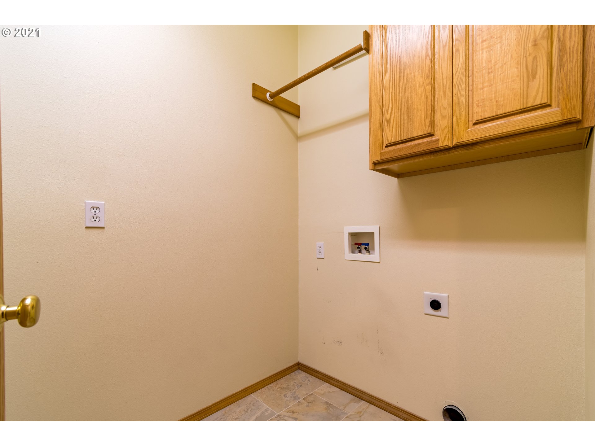 3327 Ambleside Drive Springfield, OR 97477 - Photo 15 of 32