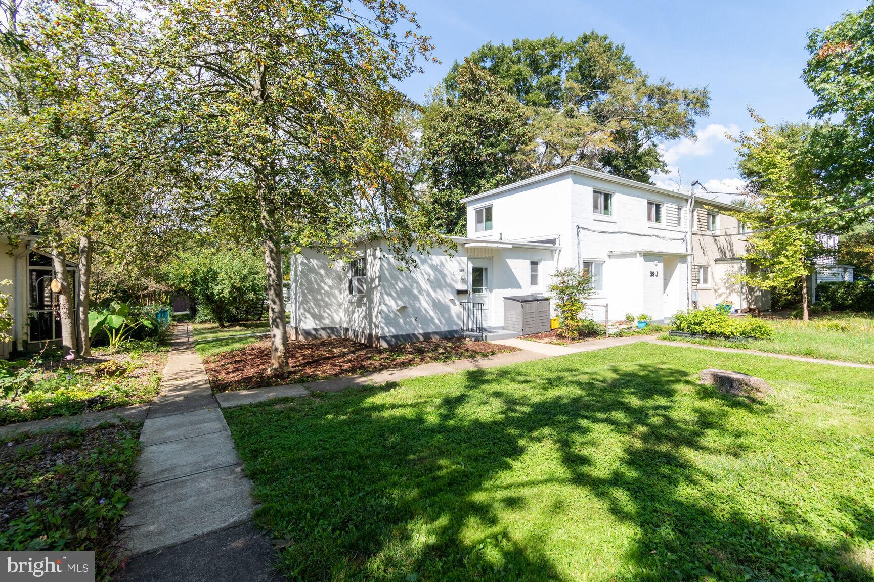 39 Ridge Road, Unit H Greenbelt, MD 20770 - Photo 3 of 28