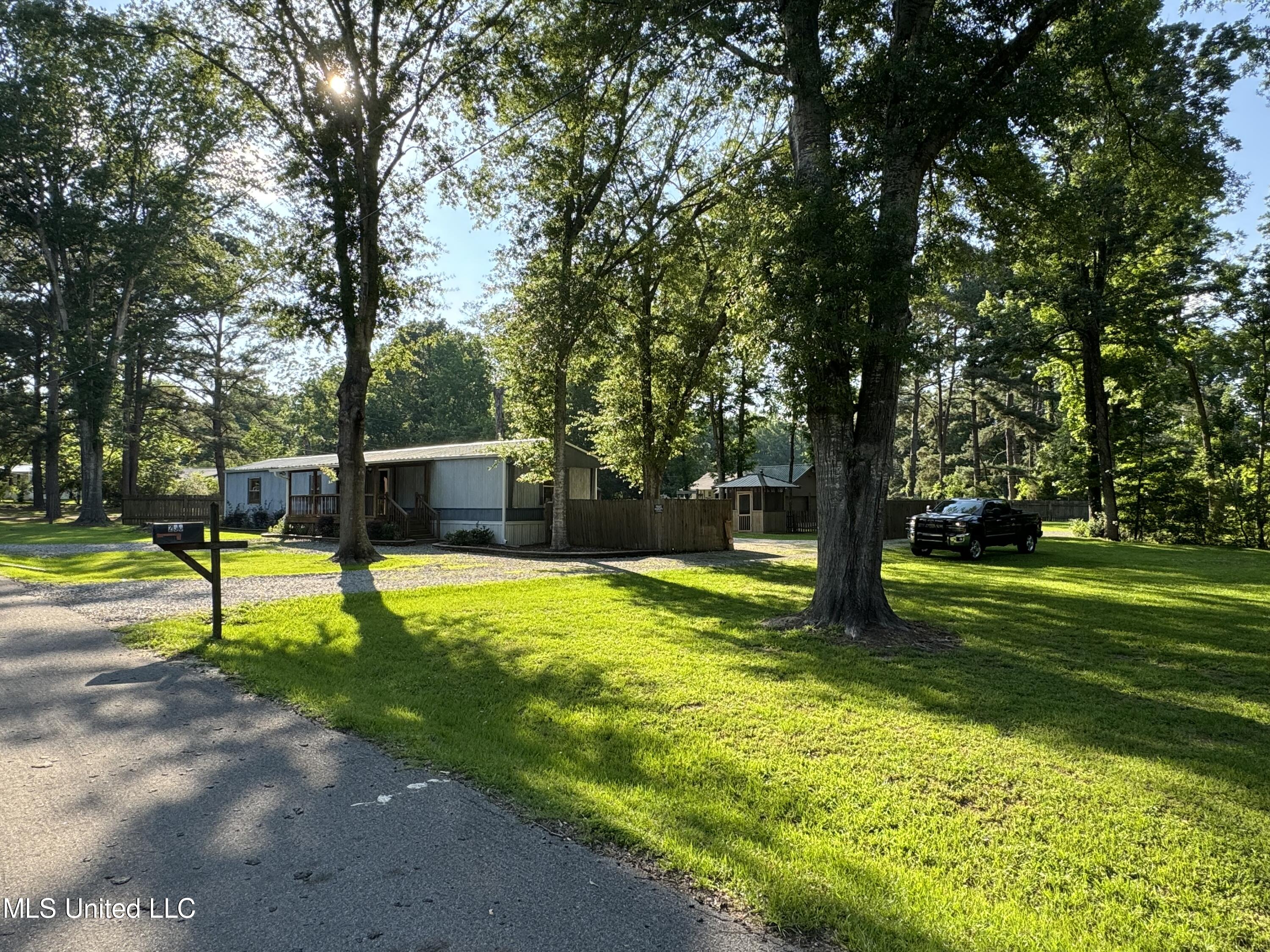 254 Morrison Road Florence, MS 39073 - Photo 2 of 22 IMG_0854