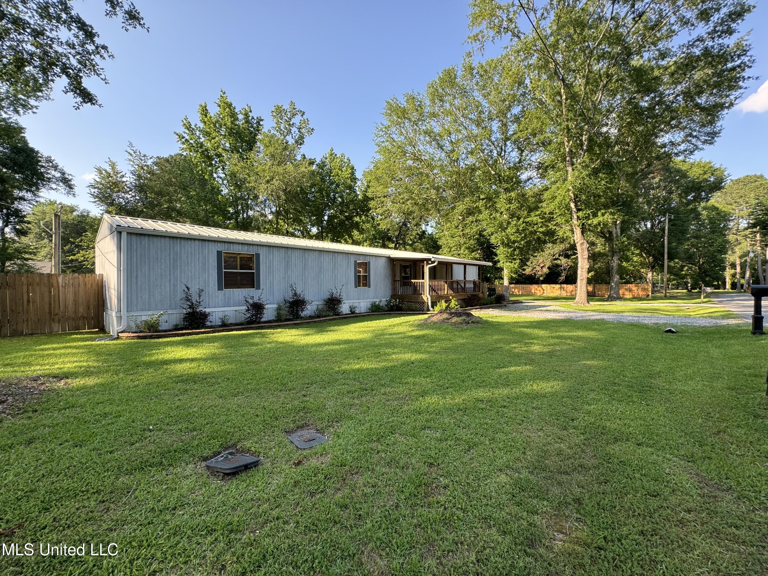 254 Morrison Road Florence, MS 39073 - Photo 3 of 22 IMG_0852