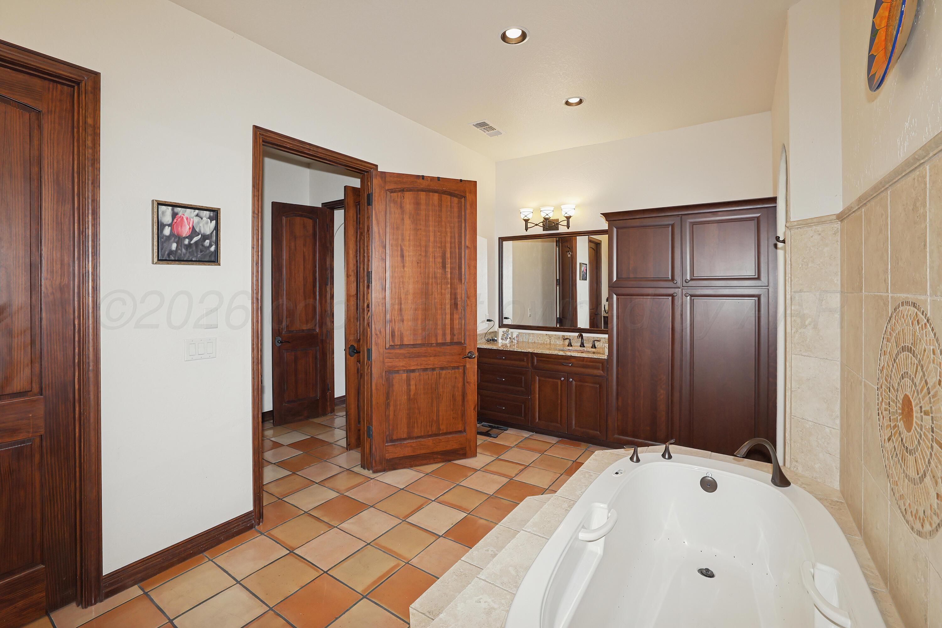 34 Cypress Point Amarillo, TX 79124 - Photo 29 of 58 27-Primary Bath