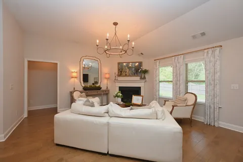 $569,900 | 249 Black Thorn Lane, Gallatin, TN 37066