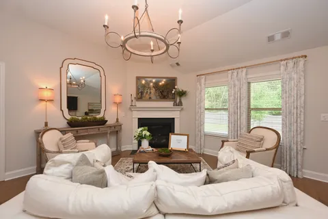 $569,900 | 249 Black Thorn Lane, Gallatin, TN 37066