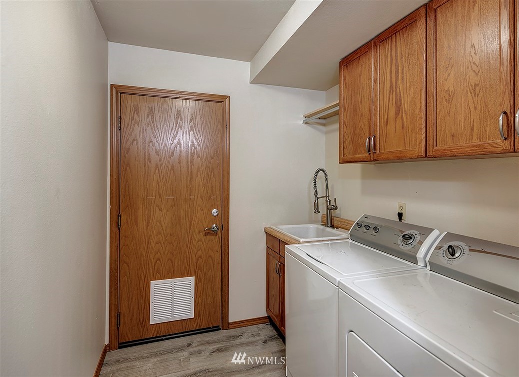 9132 Northeast 151st Street Bothell, WA 98011 - Photo 12 of 24