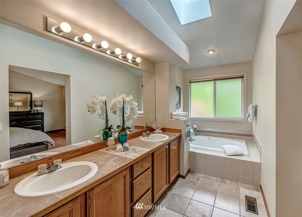 9132 Northeast 151st Street Bothell, WA 98011 - Photo 21 of 24