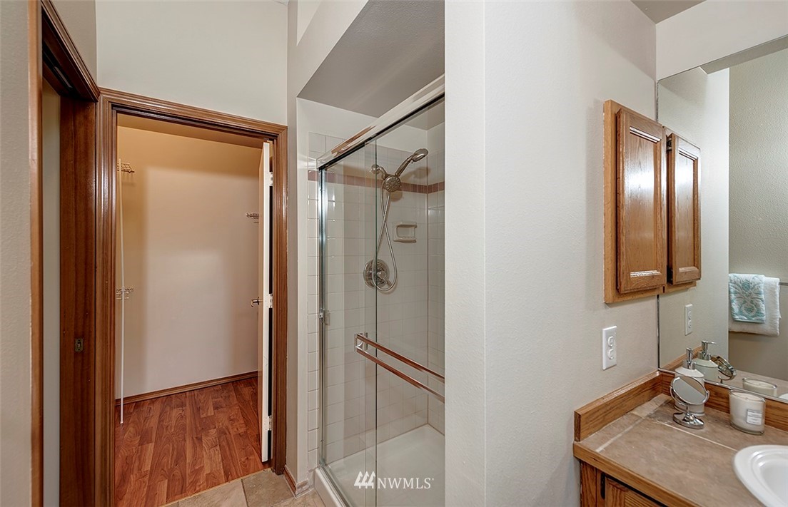 9132 Northeast 151st Street Bothell, WA 98011 - Photo 22 of 24