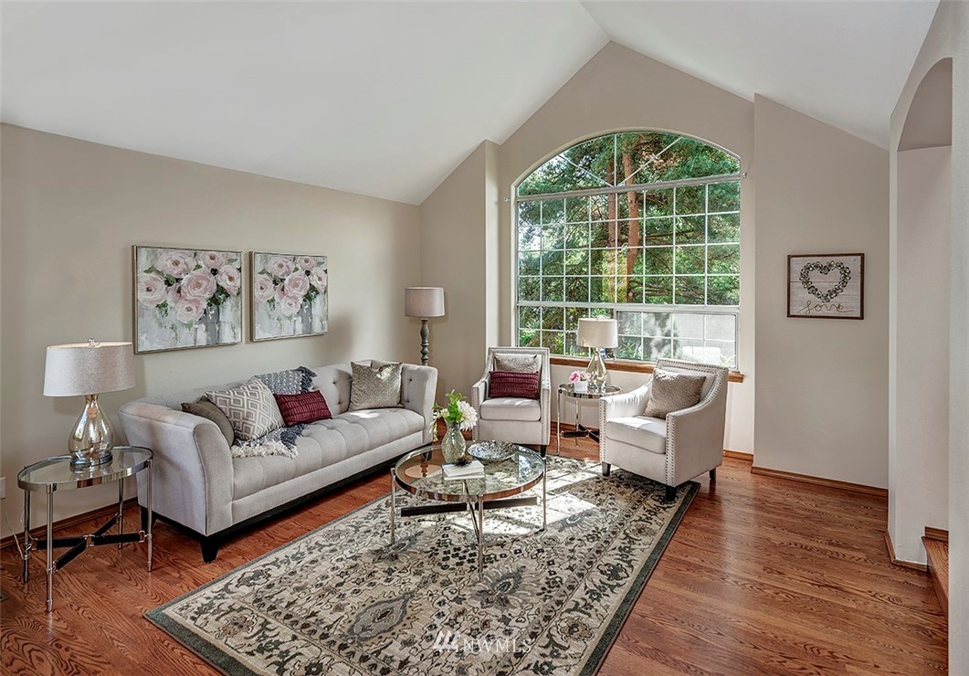 9132 Northeast 151st Street Bothell, WA 98011 - Photo 4 of 24