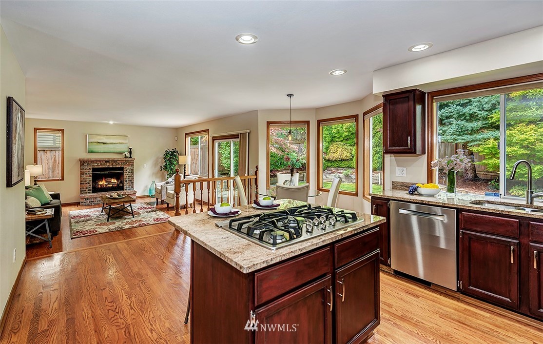 9132 Northeast 151st Street Bothell, WA 98011 - Photo 6 of 24