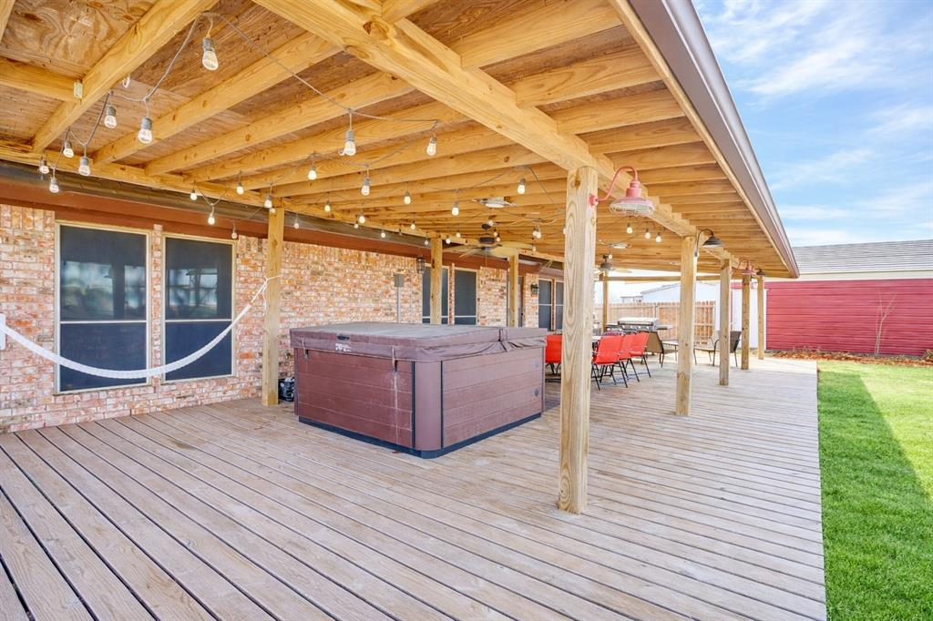 10905 Soft Shell Drive Venus, TX 76084 - Photo 5 of 21 a view of a terrace with seating space