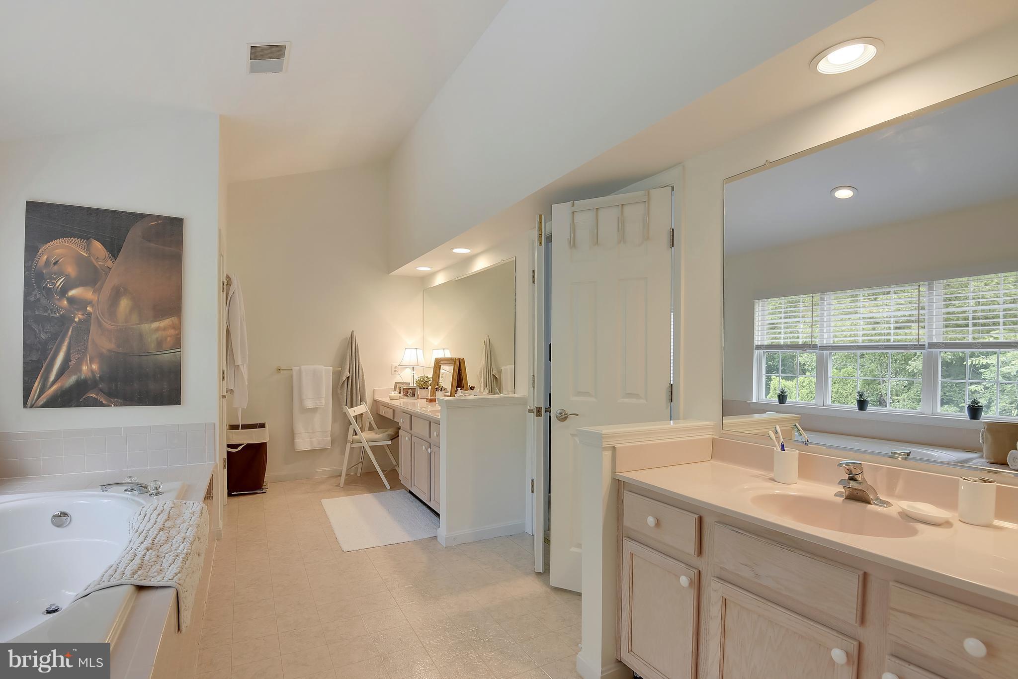 18008 Coachmans Road Germantown, MD 20874 - Photo 19 of 30 Bath (Master)