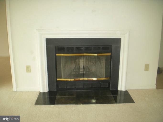 5 Normandy Square Court, Unit 1E Silver Spring, MD 20906 - Photo 4 of 15 Living Room