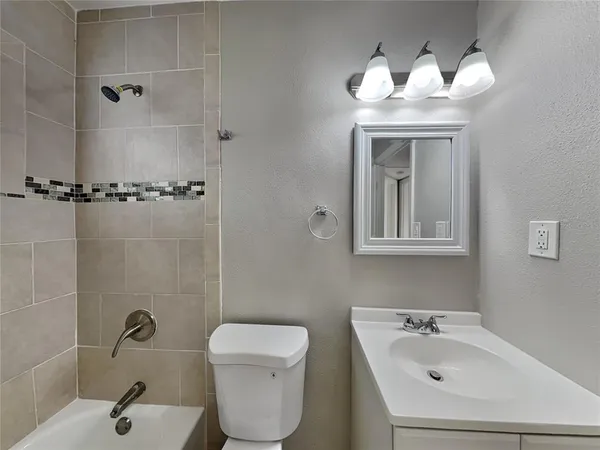 $2,399 | Undisclosed Address, Tampa, FL 33604