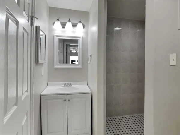 $2,399 | Undisclosed Address, Tampa, FL 33604