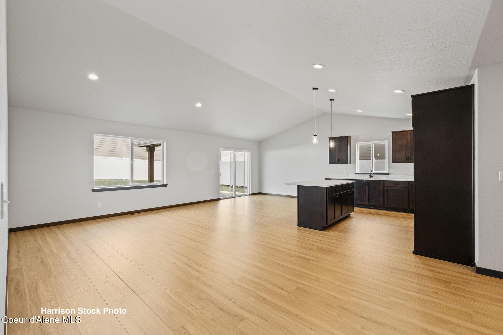 12182 North Lennon Lane Rathdrum, ID 83858 - Photo 4 of 20 Living/kitchen